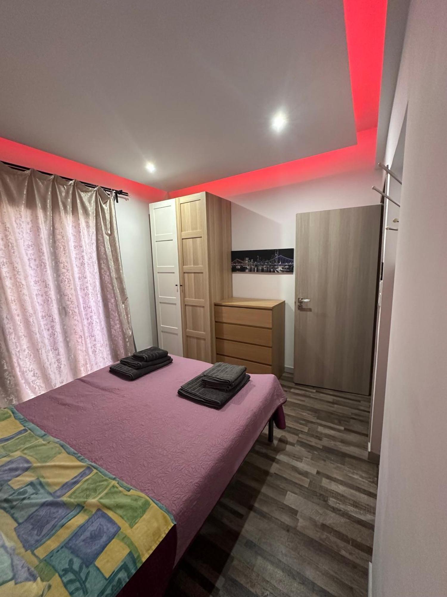 Apartment Center Piraeus Location Kastella Passalimani Port Exterior foto